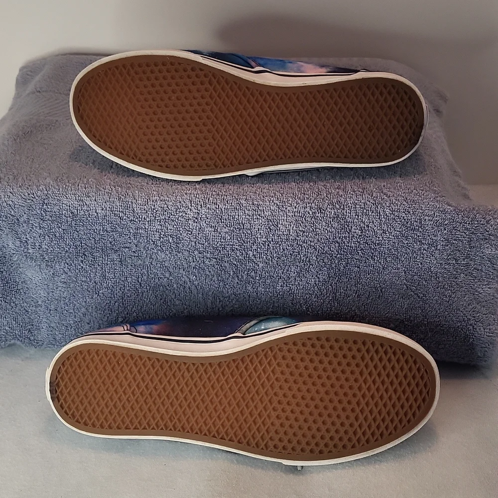 Cosmic Vans - Picture 6 of 9